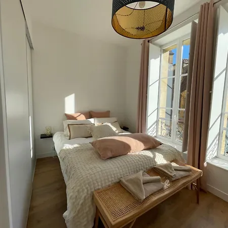 Au Coeur Du Centre Historique De Apartamento *