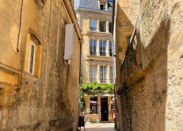 アパート Au Coeur Du Centre Historique De *