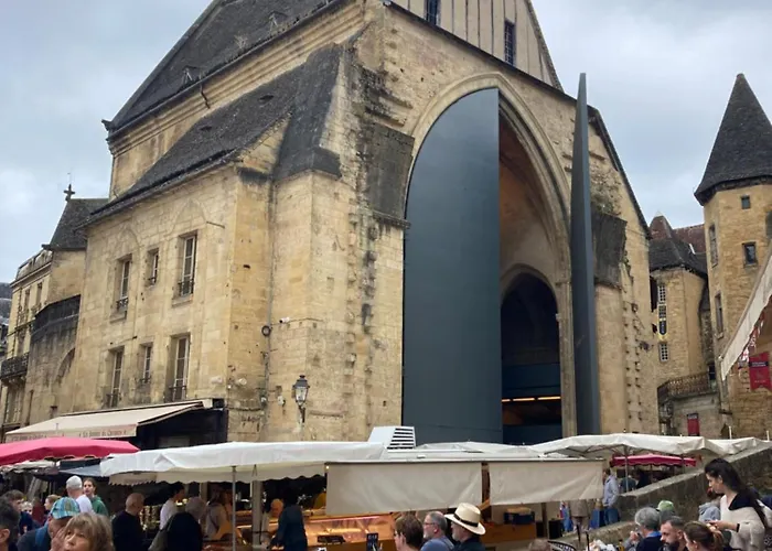 Au Coeur Du Centre Historique De * サルラ・ラ・カネダ