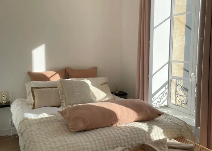 Au Coeur Du Centre Historique De アパート *